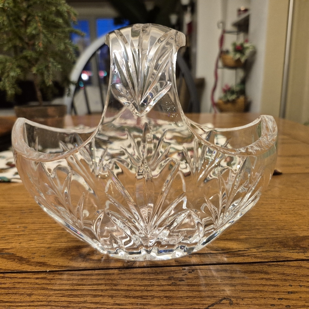 WATERFORD Crystal Basket - Picture 2 of 9